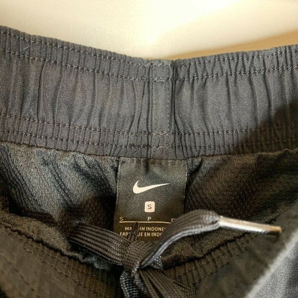 NWT Nike Mens S Black/Grey Swim Trunks - Picture 5 of 6